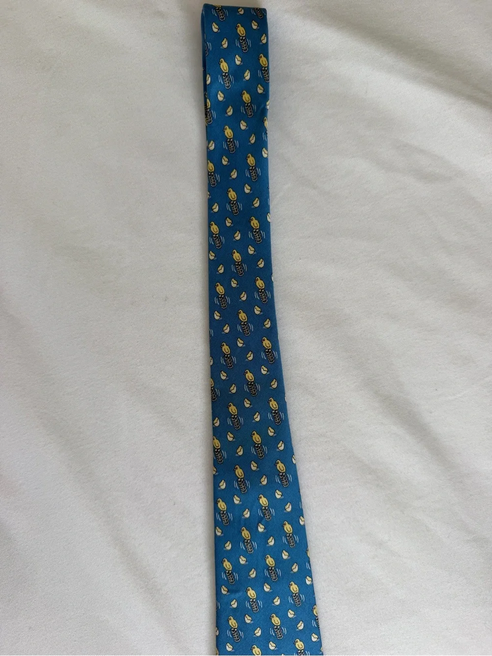 Vineyard Vines 100% Silk Spring Chicken Egg Blue Yellow Pattern Tie